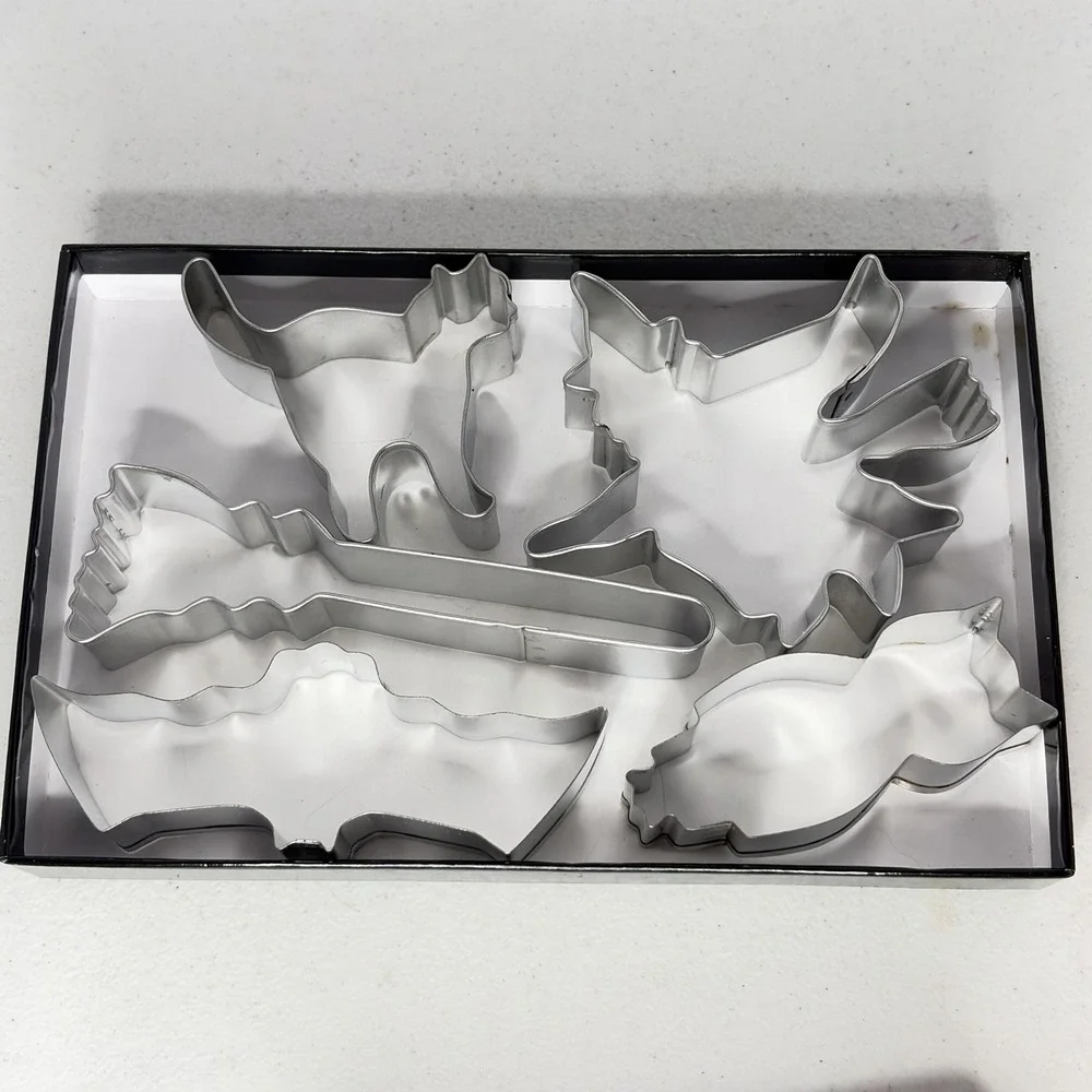 Vintage Trick Or Treat Metal Cooky Cutters Halloween Cookie Cutter Set In Box